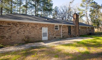 901 Glendale Dr, Aberdeen, NC 28315