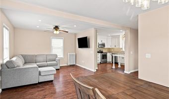 82 Dyer Ave, East Providence, RI 02915