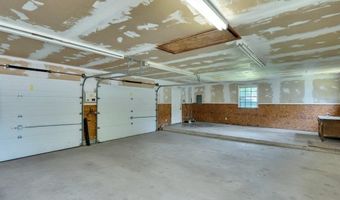 100 Chambers Dr, Alvarado, TX 76009