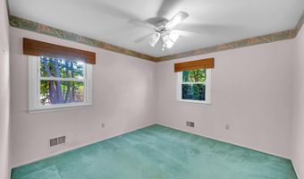 21 Birch St, Beachwood, NJ 08722