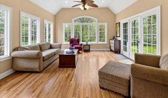 3 RAYMOND Ln, Belle Mead, NJ 08502