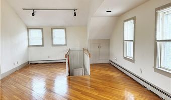 18 Barney St Barney Ct, Newport, RI 02840