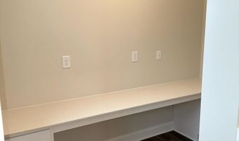 561 Midsummer St #214, Aberdeen, NC 28315