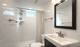 1222 E Kensington Rd, Arlington Heights, IL 60004