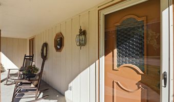 825 Queenswood Ct, Indianapolis, IN 46217