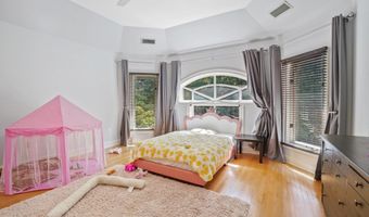 10823 LOCKLAND Rd, Potomac, MD 20854