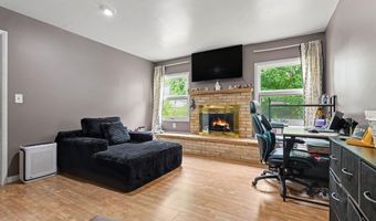 422 W Ctr, Alma, MI 48801