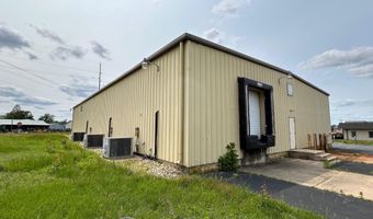 200 N BASSETT St, Clayton, DE 19938