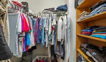 1911 Greyson Dr, Auburn, IN 46706