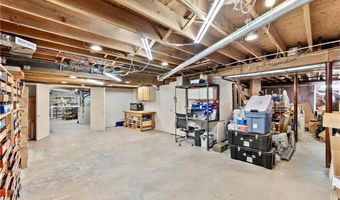 6 North Ln, Barrington, RI 02806