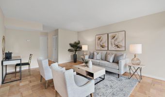 3 CANTERBURY Sq 402, Alexandria, VA 22304
