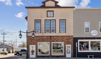 101 W 1st, Dyersville, IA 52040