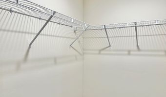 389 Tulip Ln E, Altoona, WI 54720