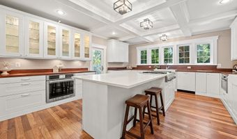 132 S GARFIELD St, Arlington, VA 22204
