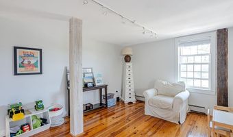 3 Vicksburg Pl, Newport, RI 02840