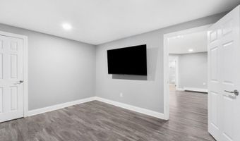 16 Perona Rd, Andover, NJ 07821