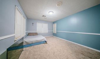 113 S Country Club Rd, Arkansas City, KS 67005