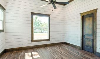 507 N Wickham St, Alvord, TX 76225