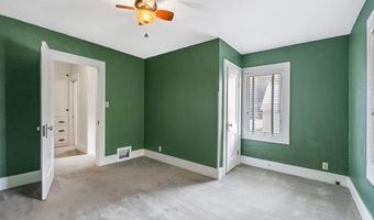 902 Midway Dr, Auburn, IN 46706