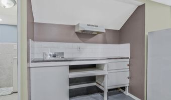 26 Smith St, Amityville, NY 11701