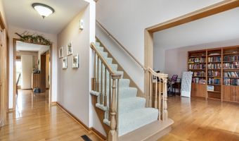 420 Fairway View Dr, Algonquin, IL 60102