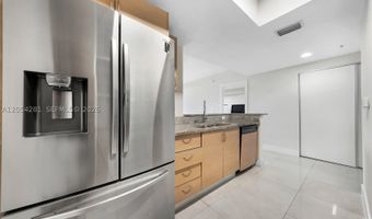 2775 NE 187th St 318, Aventura, FL 33180