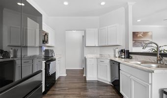 8001 White Spruce Trl, Bauxite, AR 72011