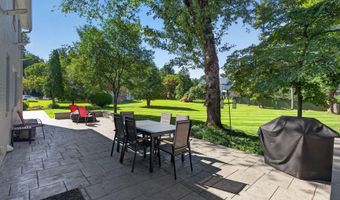 6720 NEWBOLD Dr, Bethesda, MD 20817