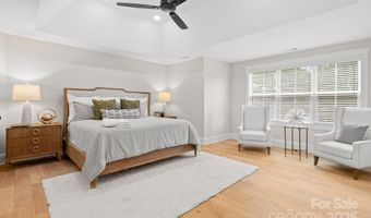 6906 Providence Ln W, Charlotte, NC 28226
