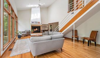 116 E Neptune Ave, Beverly Shores, IN 46301