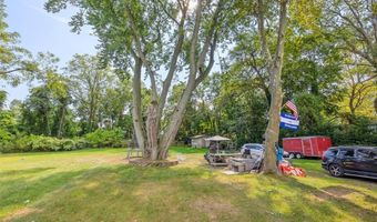 75 Oak St, Amityville, NY 11701