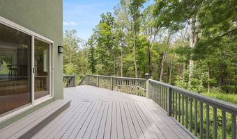 90 Red Hill Rd, Branford, CT 06405