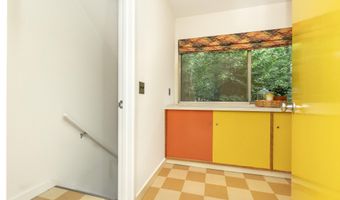 2707 Englave Dr, Ann Arbor, MI 48103