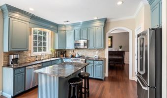 55 Heritage Dr, Allentown, NJ 08501
