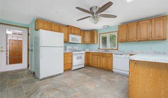 3 Grassy Plain Rd, Barrington, RI 02806