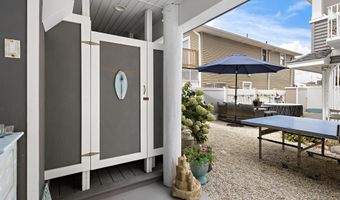 222 7TH St, Beach Haven, NJ 08008