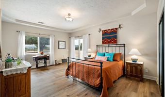 10204 Mount Olympus Valley Rd, Fallbrook, CA 92028