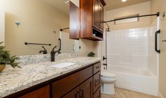 2106 Ridgecrest Dr, Weatherford, TX 76087