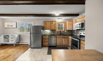 543 Long Shores Dr, Barrington, NH 03825