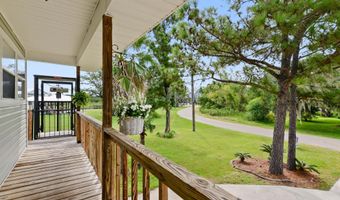 424 Riverview Dr, Bay St. Louis, MS 39520