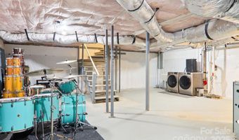 445 Chunns Cove Rd A, Asheville, NC 28805
