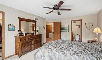6435 157th St W, Apple Valley, MN 55124
