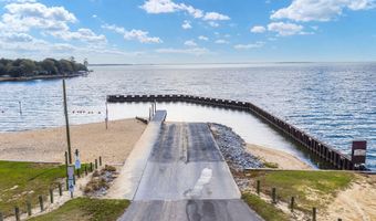 215 Hines Dr, Bonneau, SC 29431