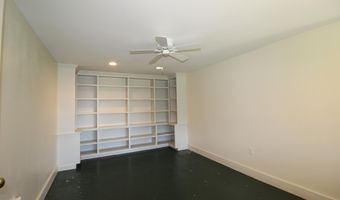 11 Treat St, Belfast, ME 04915