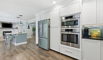 106 S Hermitage Rd, Beaufort, SC 29902