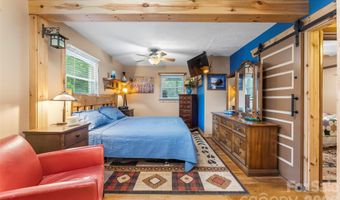 10 Oak Leaf Ln, Arden, NC 28704
