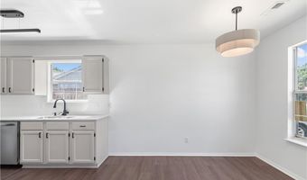 2516 SE 4th St, Bentonville, AR 72712