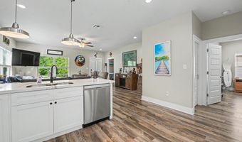 5114 Oak St, Bay St. Louis, MS 39520