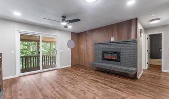 4 Gretchen Ln, Bella Vista, AR 72715