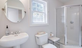 4918 SUNSET Ln, Annandale, VA 22003